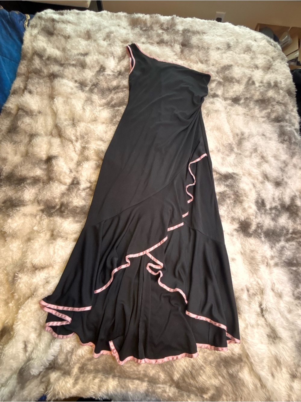 Vintage Y2K Taboo Black One-Shoulder Maxi Dress with Pink Trim